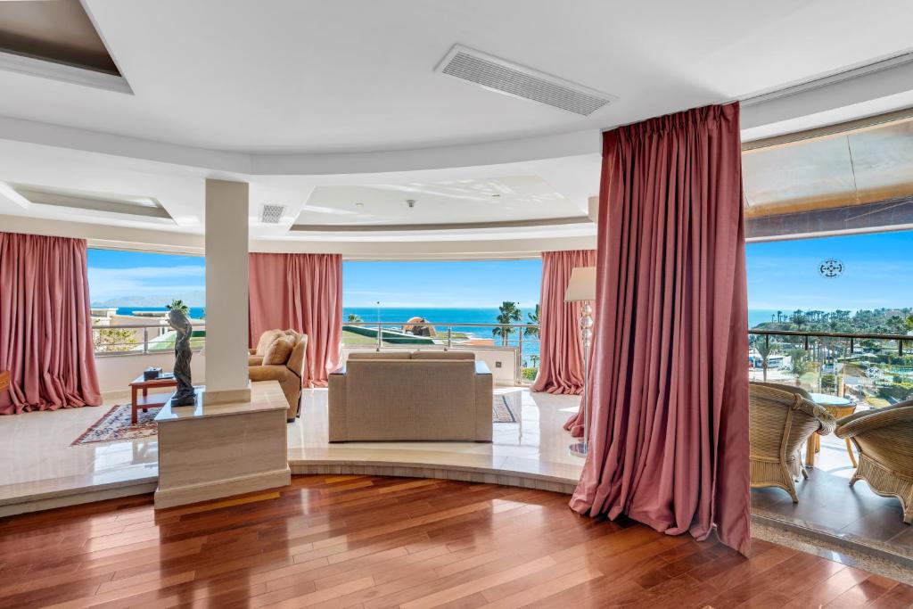 Sharm El Sheikh trips – Royal Savoy Hotel